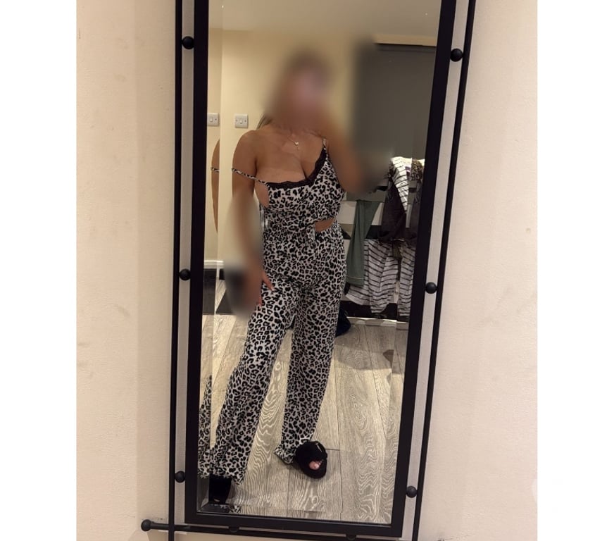 Escorts Hertfordshire Dacorum - Photos for Maya ..comfirmation video