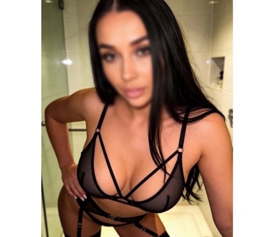 Escorts West Sussex Horsham - Photos for Ely 👑 QUEEN 👑 NO RUSH 💯