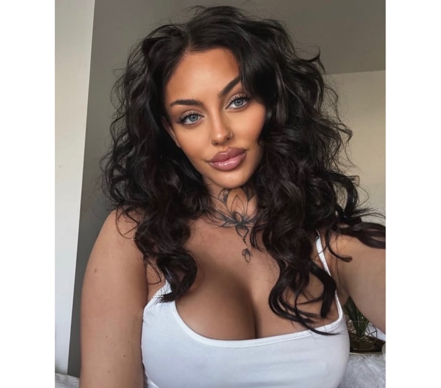 Escorts Buckinghamshire Milton Keynes - Photos for BRITISH PARTY TIME😈 DONT MISS OUT😏