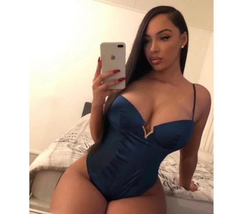 Escort London Gatwick Airport Crawley - Photos for Vanessa Hot Curly Girl💖🫦 HOT in TOWN🫦👙💋