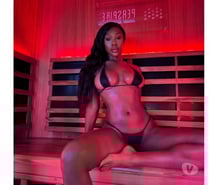 Julie ✨ Party girl 🥳🔥