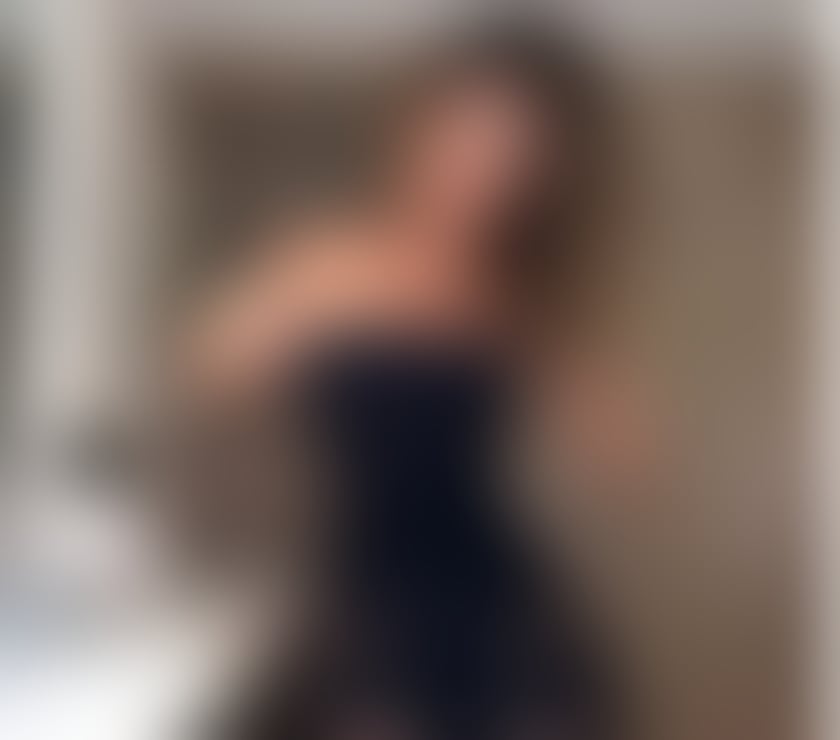 Your curly-haired Latina 🔥😈