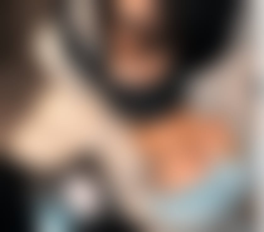 Escorts East London Canary Wharf - DLR Station - East London - Photos for Big Ass🍑Party girls🍑Sloppy Bj