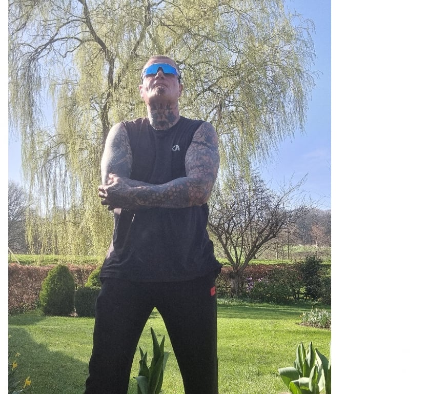 adult personals West Yorkshire Leeds - Photos for Mature Guy With Muscles and Tattoos Seeking Naughty Girls