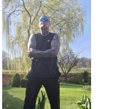 naughty dating Rawdon Leeds - Photos for Mature Guy With Muscles and Tattoos Seeking Naughty Girls