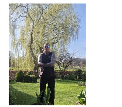 naughty dating Rawdon Leeds - Photos for Mature Guy With Muscles and Tattoos Seeking Naughty Girls