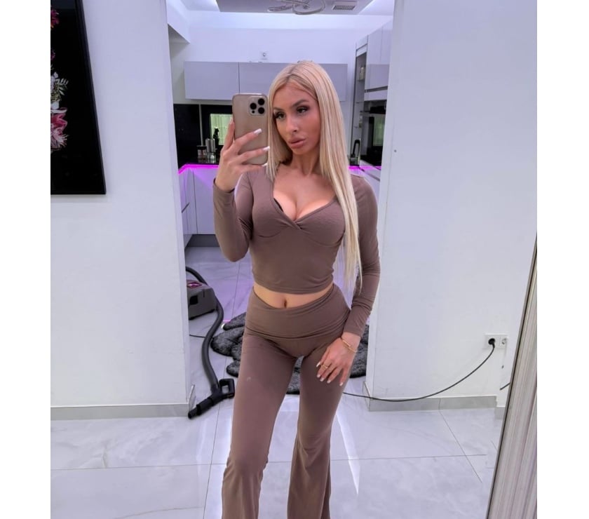 Mella new in area 💋Best company 💯PARTY