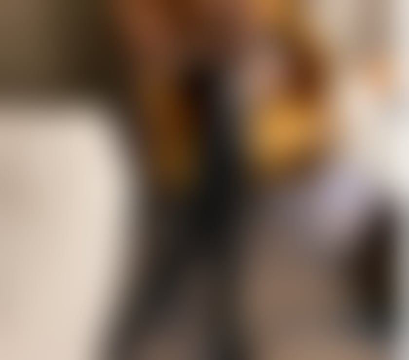 Escorts Inverclyde Port Glasgow - Inverclyde - Photos for Allure K Busty Elegant Mature Lady