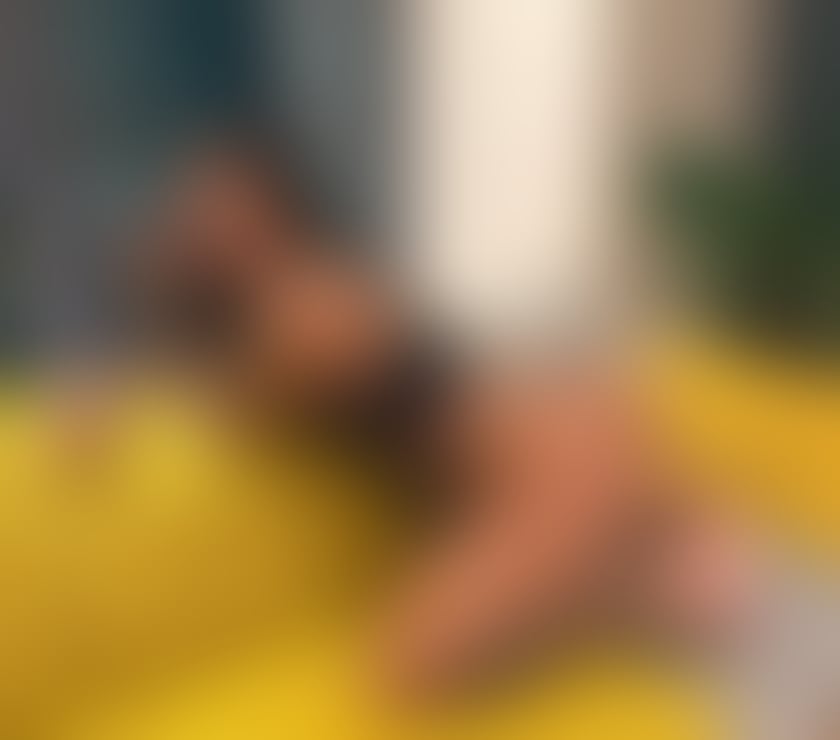 Escorts East London Stratford - East London - Photos for JULIE BRUNETTE PARTY GIRL