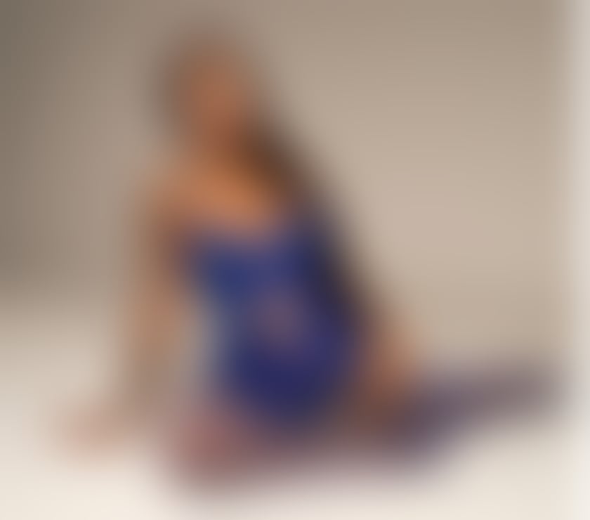 First time in Uk, Yasmine🇧🇷 Hottest babe here