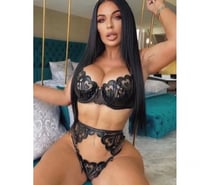 Photos for 💎 Stunning Brunette💋Big Curves – Brentford Outcalls