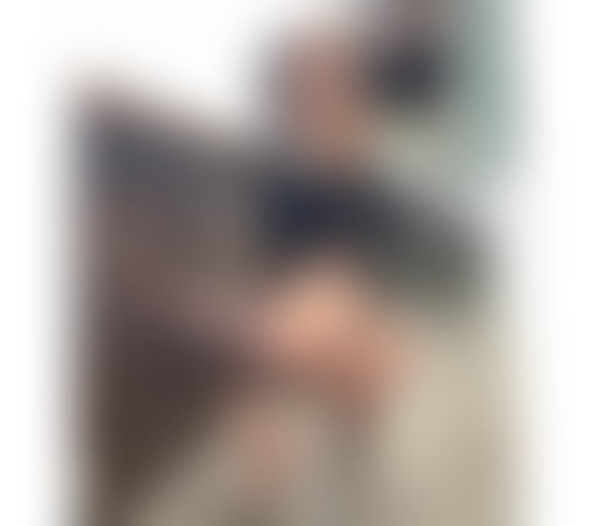 Hi, I'm Elsa, new in town. 😘🥰