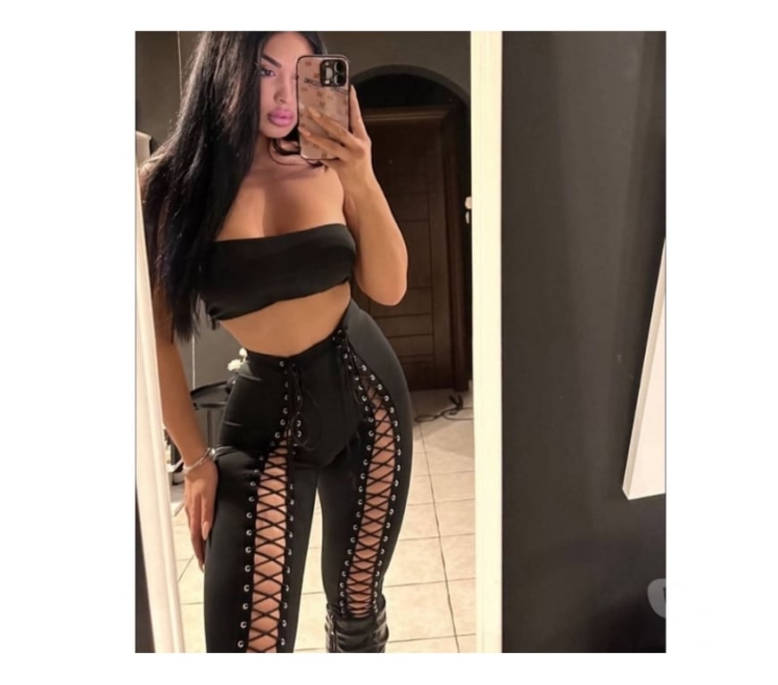 Escorts Belfast Belfast City Centre (South) - Belfast - Photos for ELLA❤️NAUGHTY AND HOT BRUNETTE🥵🫦👅Party🎊