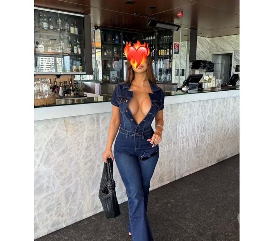 Adult Entertainment East London Bromley - East London - Photos for Your favorite Video call ☎️ 💯% genuine