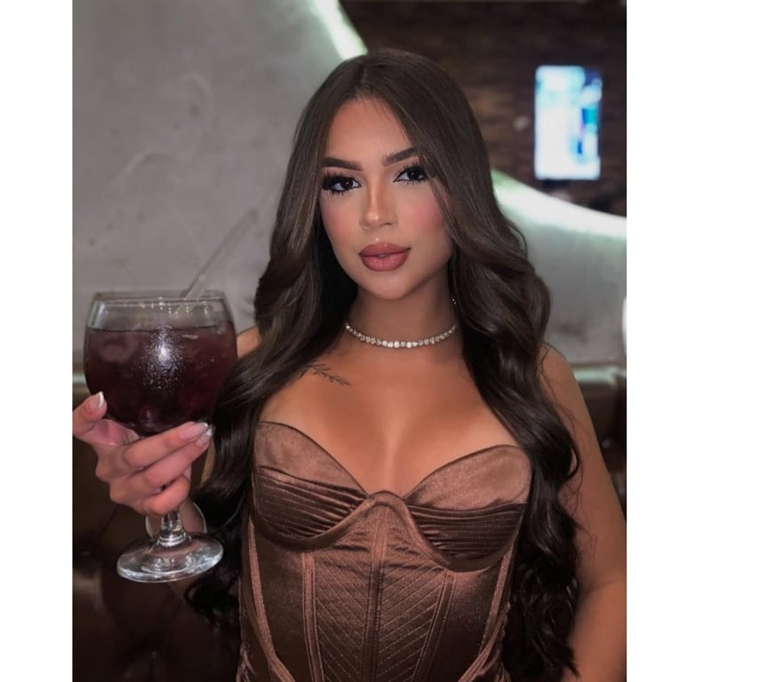 Escorts Cheshire East Woolstanwood - Cheshire East - Photos for The girl of your dreams has arrived in town. 🇧🇷👌