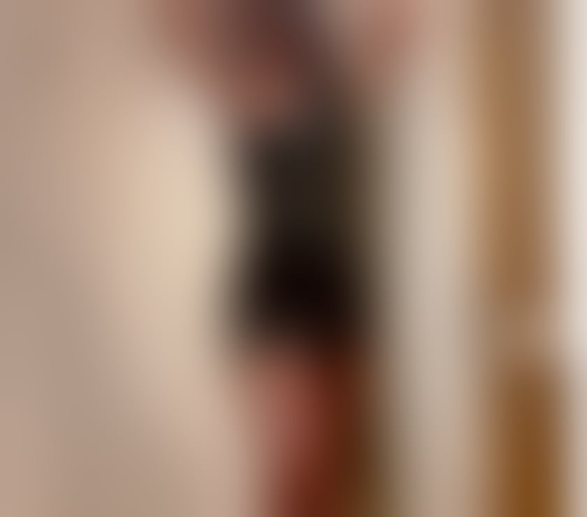 💕English Beauty Slim Toned & Tanned💕