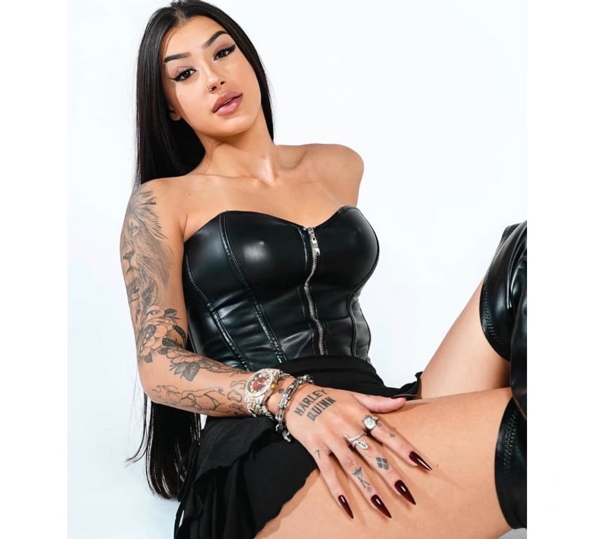 Escorts South Yorkshire Sheffield - Photos for Delicacy 🎀 and naughtiness 😈 party 👅🍭🍾