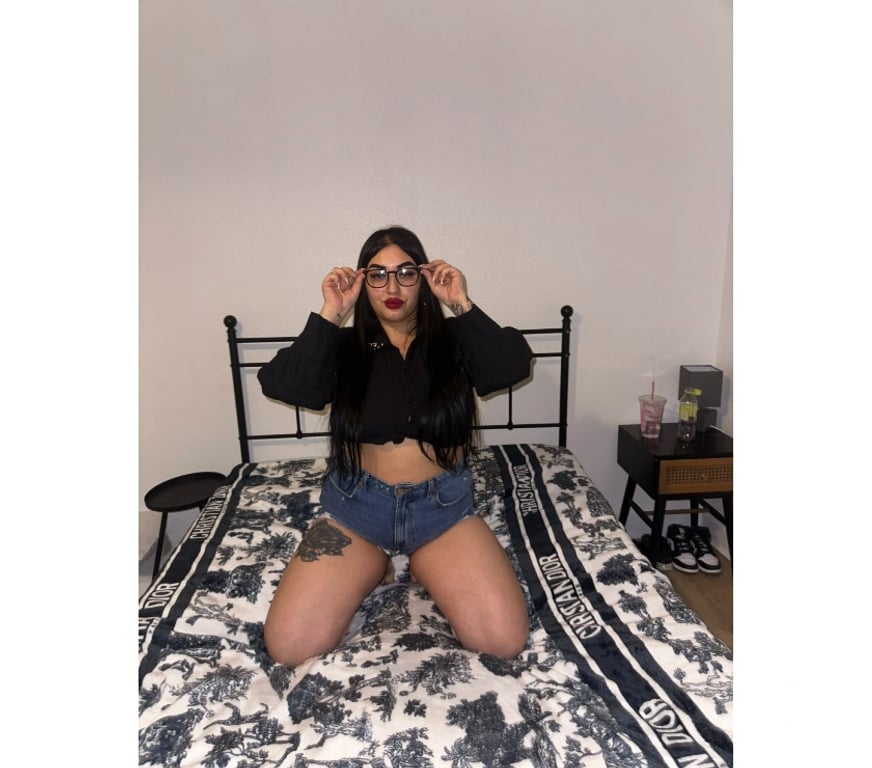 Escorts South East London Croydon - Photos for HELLO, MY NAME IS ROXANA BRUNETA