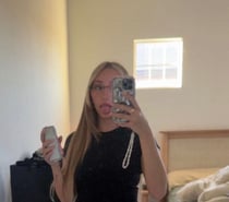 Full body massage with hot oil by professional masseuse