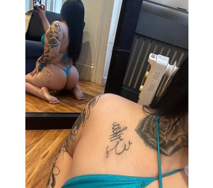 Escort Newcastle City Centre Newcastle upon Tyne - Photos for Roxanne Colombian Baby🇨🇴Petite & Hot🫣💗🍭