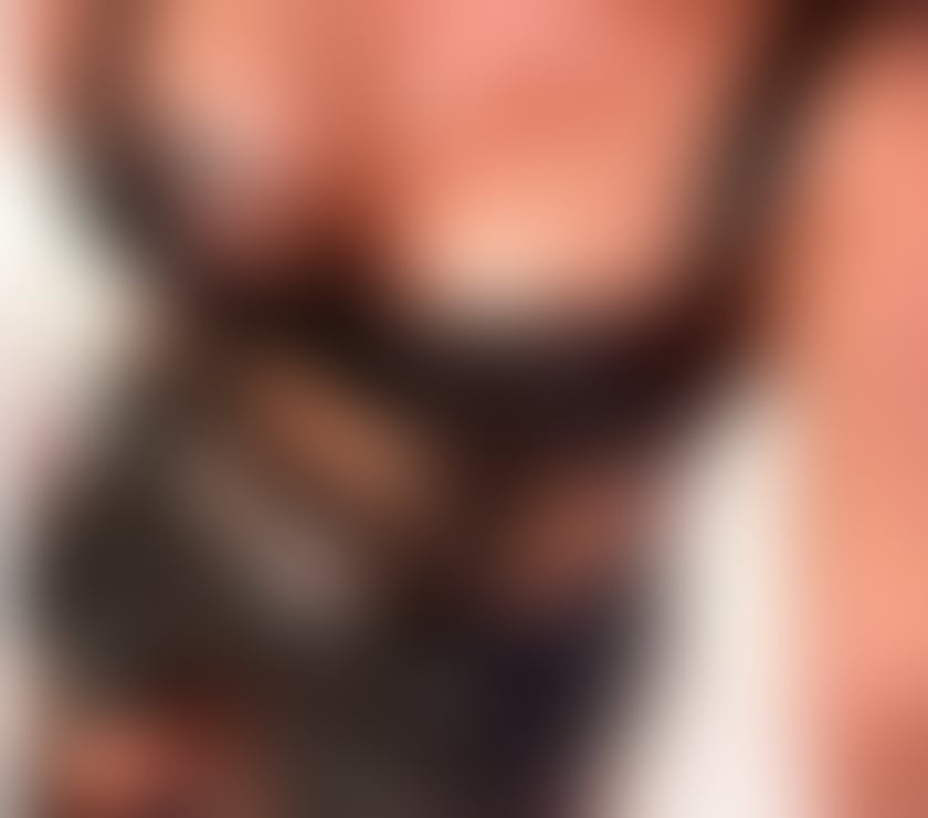 Photos for Desire-NEW and HOT party girl