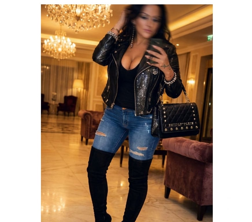 Escorts North West London Neasden - North West London - Photos for Victoria-pretty and new French babe