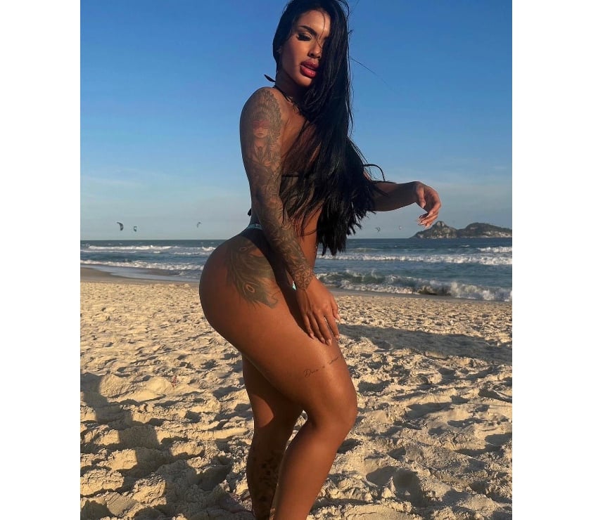 Escorts Oxfordshire Oxford - Photos for Larissa party girl stunning Brazilian brunette