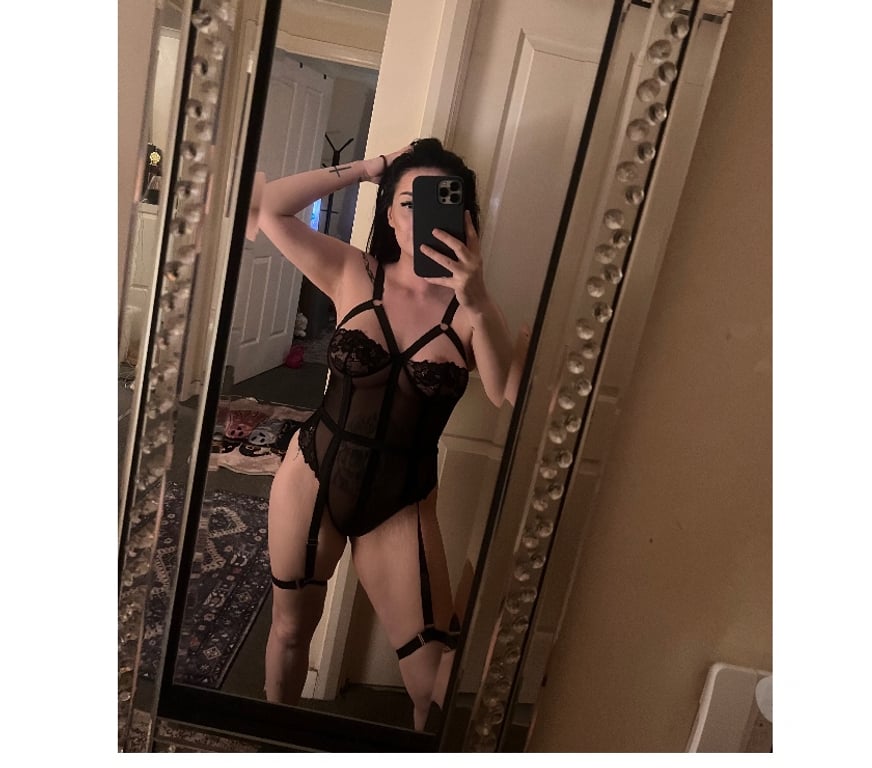 Escorts Slough Slough Town Centre - Slough - Photos for Simona xx Big boobs xx Body size 8♥️Slough central