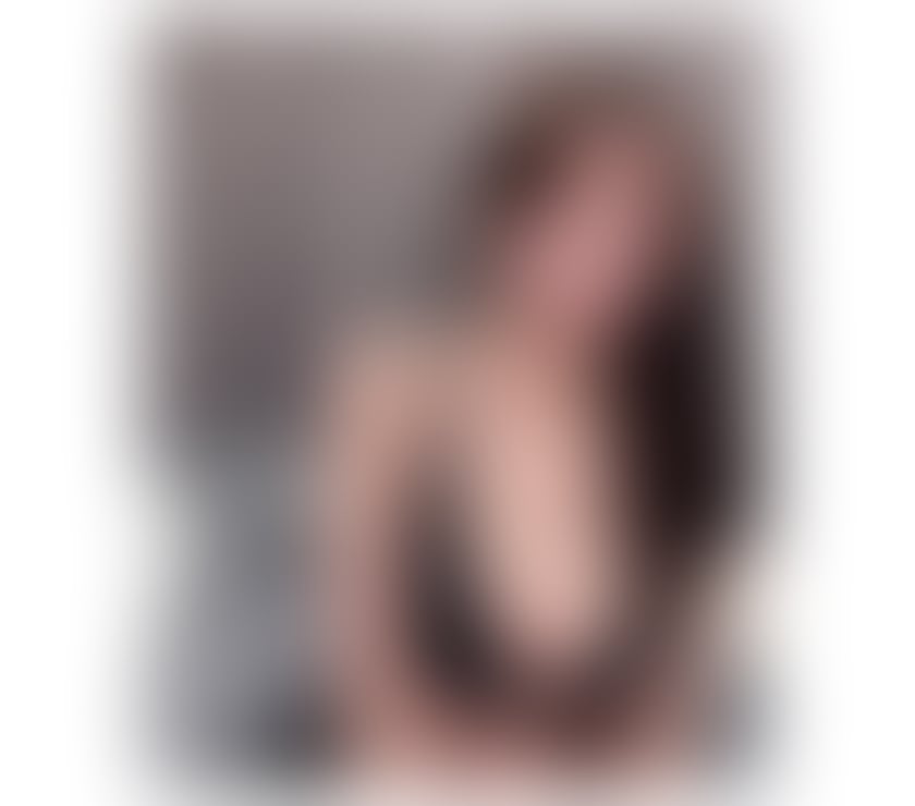 Full body relaxing deep tissue massage