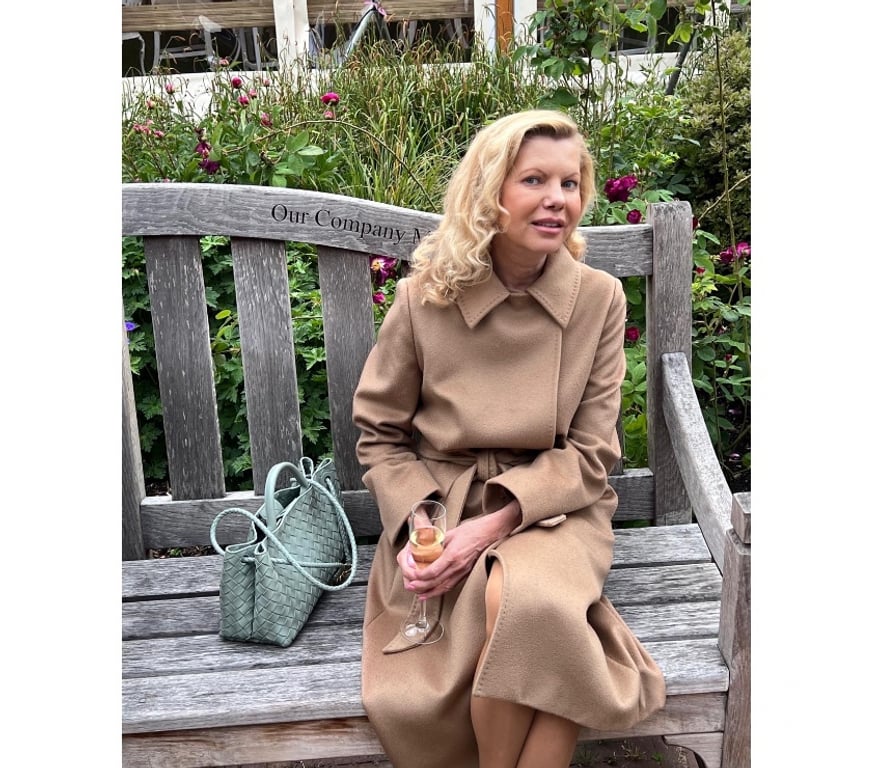 Escorts West London Holland Park - West London - Photos for Mature Katie xxx A spark that still glows x