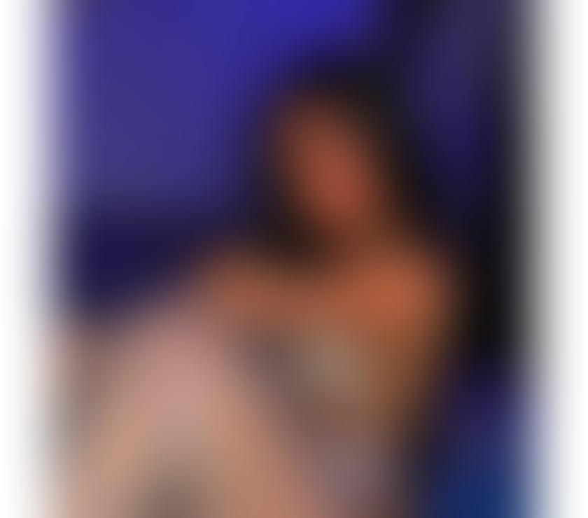 😋🥵The sexy brunette in your town🤙🥂💜💋