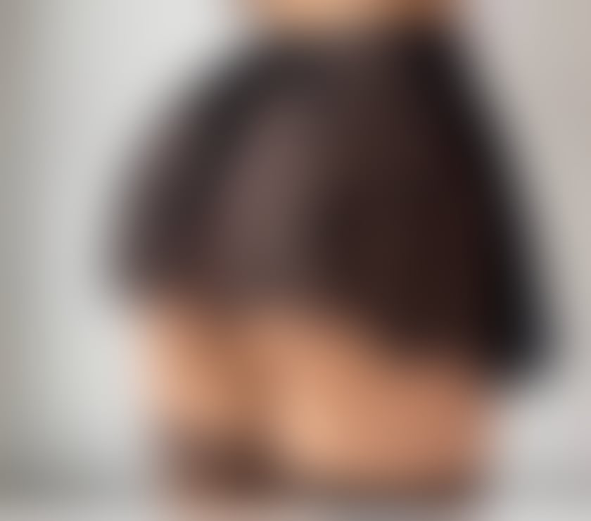 Surrey Gay bott offering erotic massage with extras included