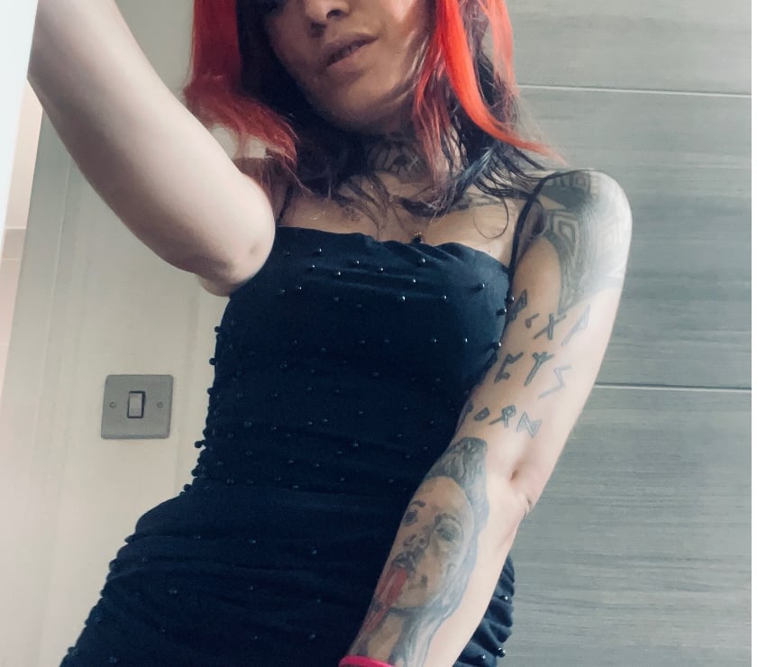 Escorts Leytonstone East London - Photos for Gorgeous Petite REDHEAD Ready to Meet