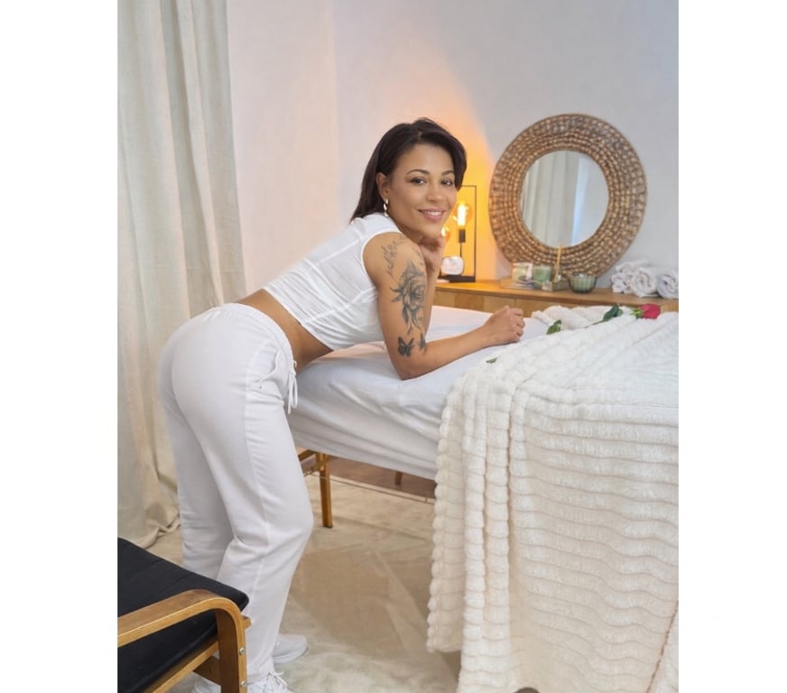 Full body massage South East London Bromley - Photos for Eliza 🌸 Let me take care of you.