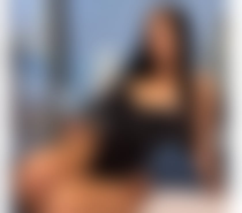 Pamela❣️A Woman Who Knows What She’s Doing