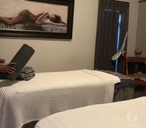 I offer massage hit me up 🤙