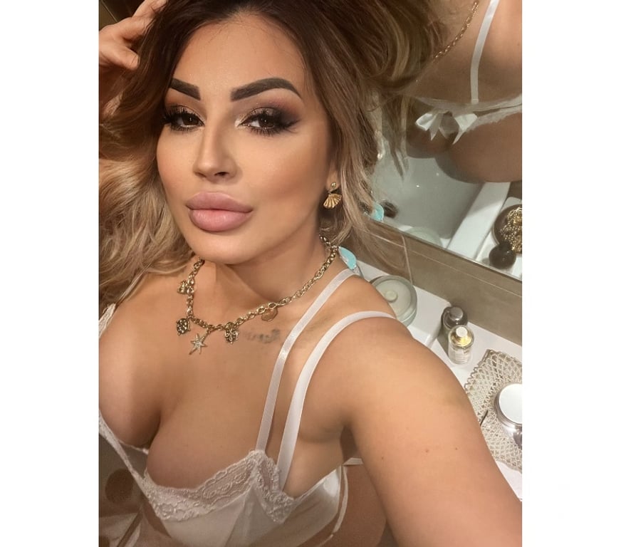 Escorts South West London Kensington - South West London - Photos for Best 🧡🖤experience in your area. Genuine and naughty!