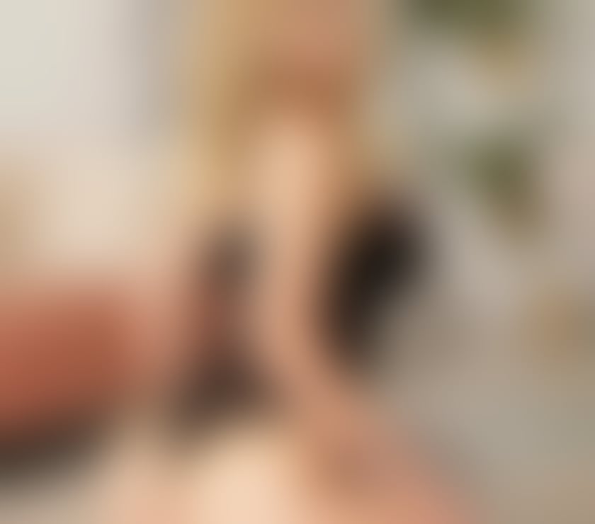  Escorts & Erotic Massage Oldham Town Centre Oldham - Photos for NEW IN TOWN 💋 PARTY GIRL