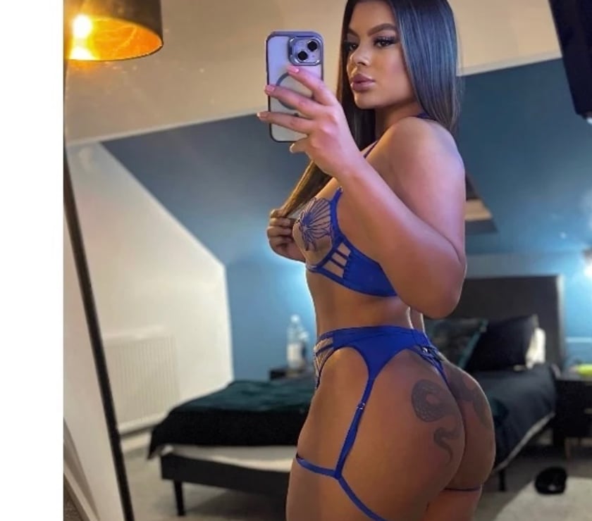 Escorts Brent Cross North West London - Photos for Alice 🍑🔥 BIG BOTTY BRAZILIAN 🇧🇷