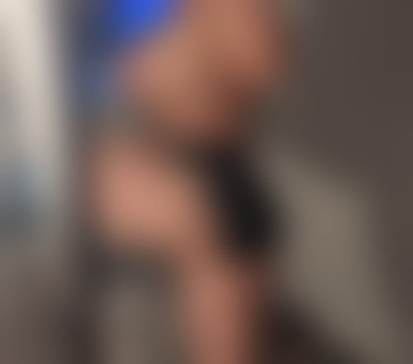 Escorts West London Edgware Road - West London - Photos for Posh Polish Blue Eyes