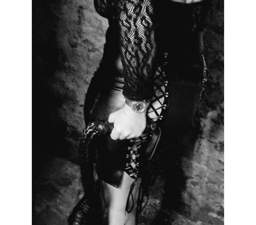 Escorts West London Edgware Road - West London - Photos for Posh Polish Blue Eyes