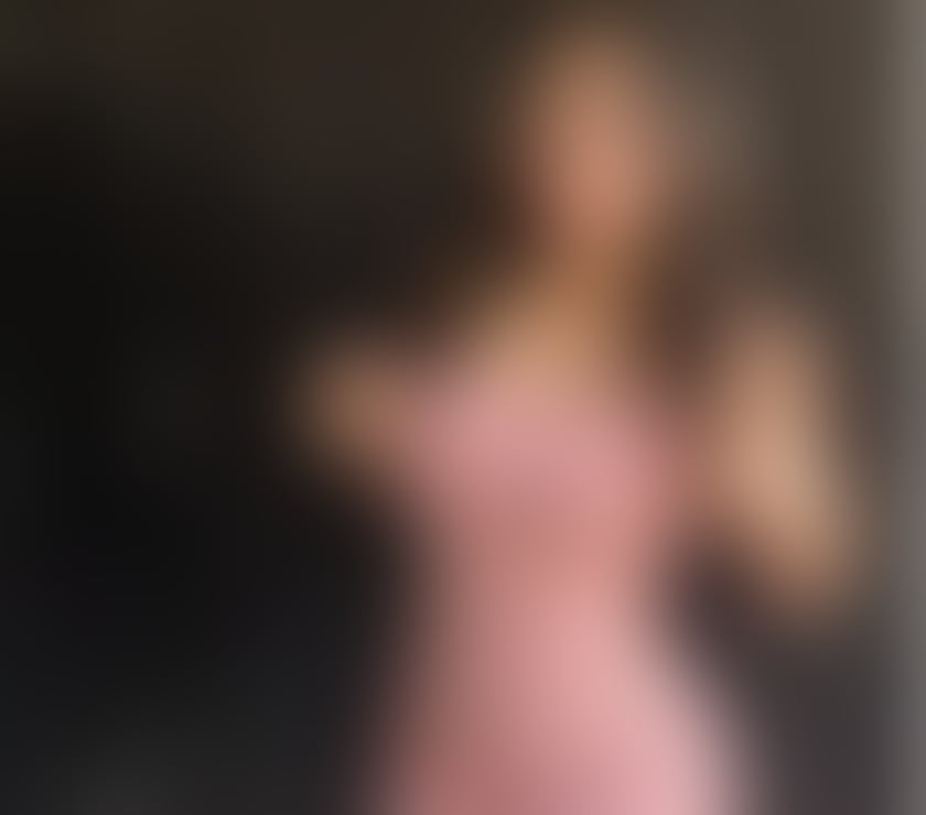 HOT GIRL AVAILABLE FOR PARTY & IN & OUTCALL