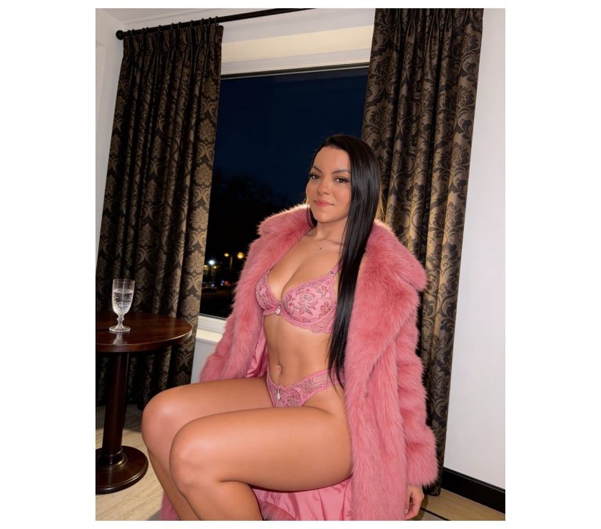 Escorts South East London Elephant & Castle Station - South East London - Photos for ✨ SEXY BRUNETTE DOLL IN ELEPHANT & CASTLE ✨