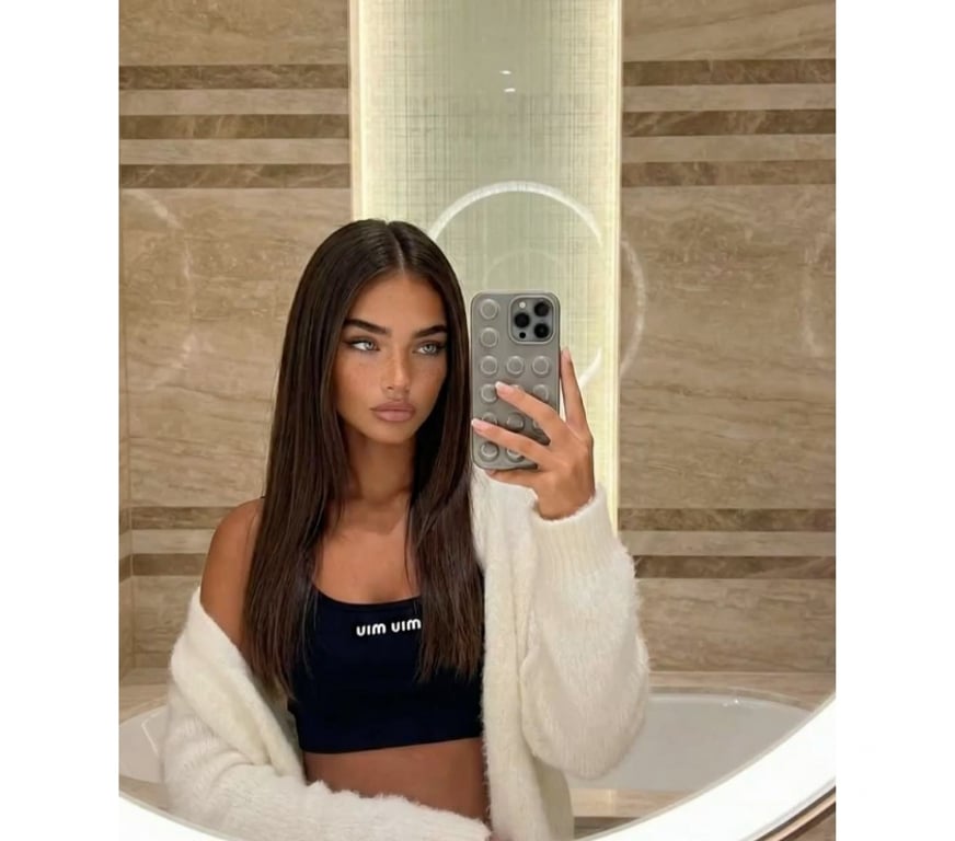 Escorts Central London Mayfair - Central London - Photos for Mira — Classy Charm, Soft Passion 🌙💎