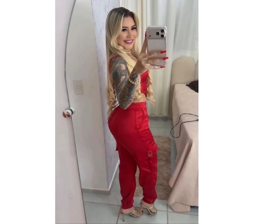 Escorts East London Aldgate East - East London - Photos for 🥂🌶️Lari Brazilian blonde hot