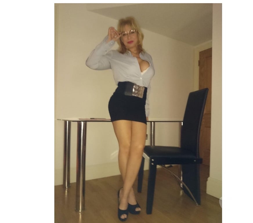 Escorts Windsor and Maidenhead Bray - Windsor and Maidenhead - Photos for Sensual 🔥, experienced, 🫦47-year-old European 👠lady