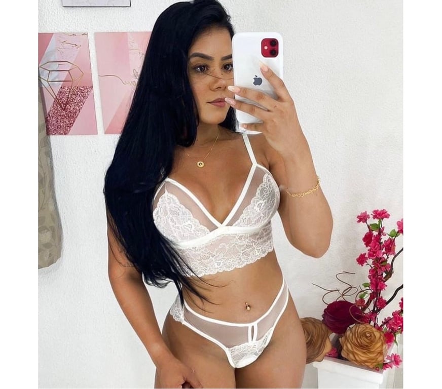 Escorts Surrey Woking - Photos for Julia 🌹Sexy Party Girl 🥂