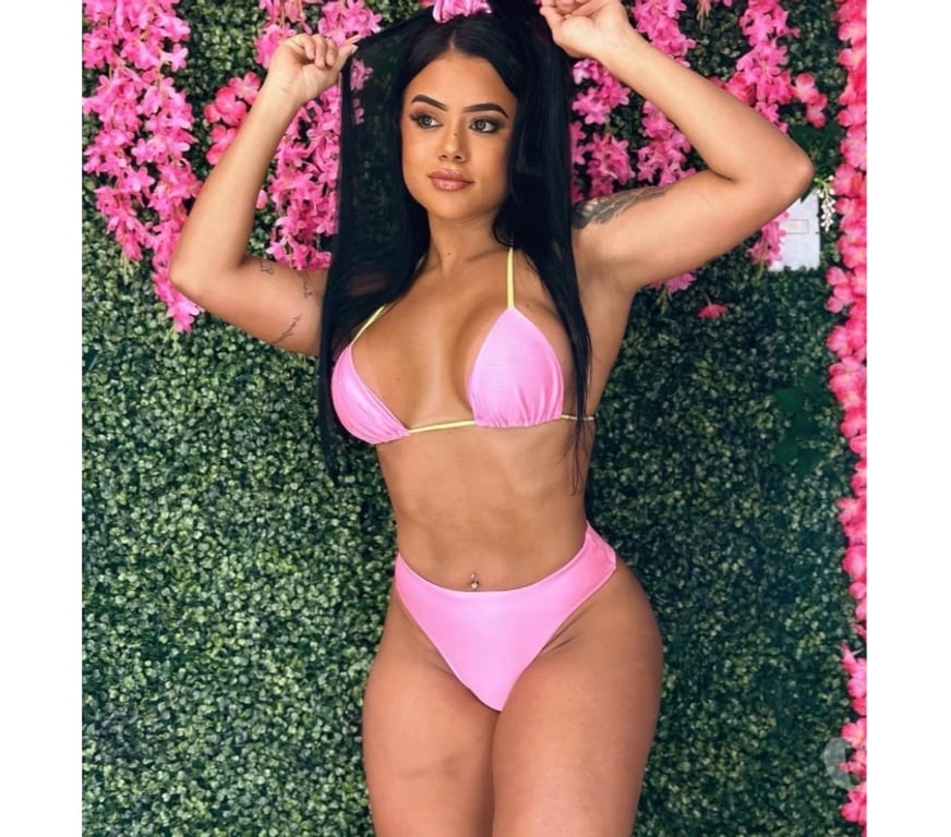 Escorts Surrey Woking - Photos for Julia 🌹Sexy Party Girl 🥂