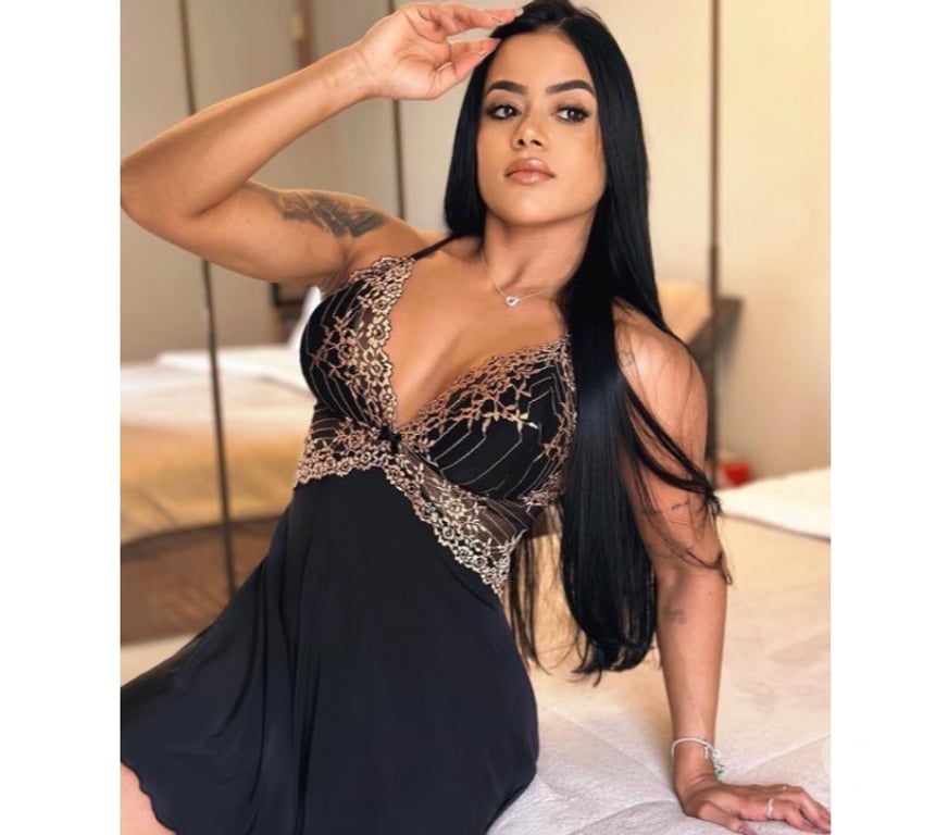 Escorts Surrey Woking - Photos for Julia 🌹Sexy Party Girl 🥂