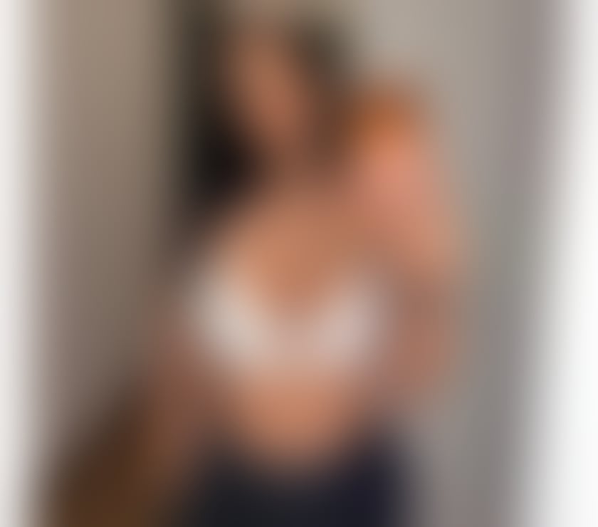 Escorts Surrey Spelthorne - Photos for BUSTY BRUNETTE ❤️ OUTCALL ONLY